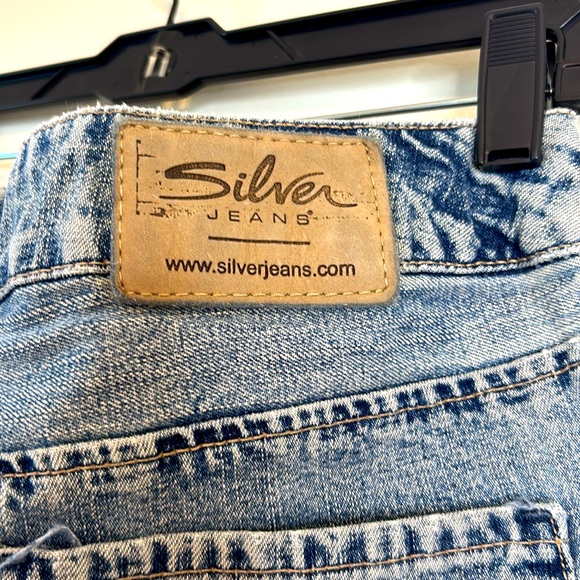 SILVER JEANS Blue Jean Shorts Classic Summer Style - Picture 3 of 5